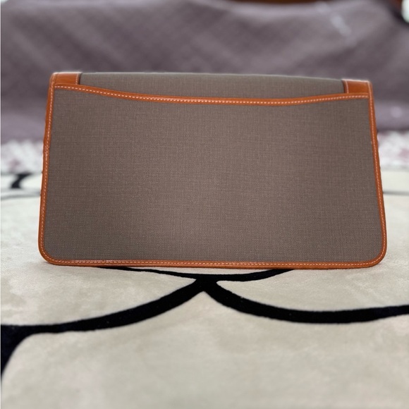 Authentic vintage Christian Dior clutch in good condition. - Picture 2 of 4